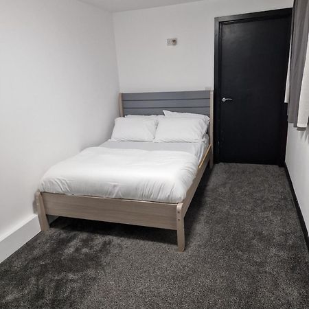 Ckb Flat- Comfort, Cosy, And Secure! Codsall Bagian luar foto