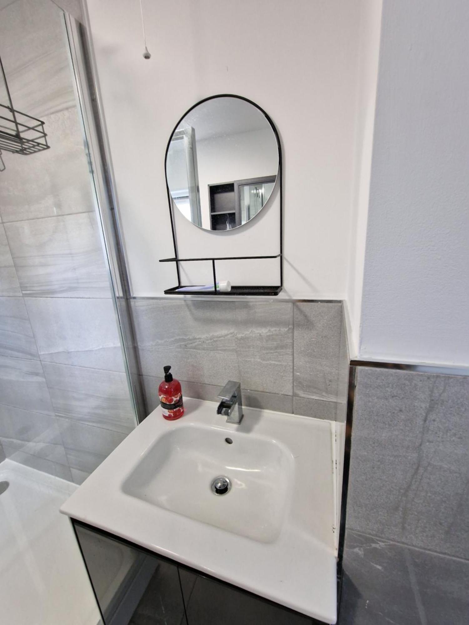 Ckb Flat- Comfort, Cosy, And Secure! Codsall Bagian luar foto